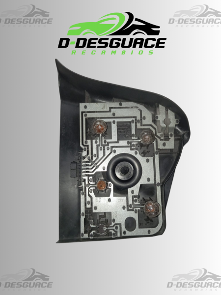 Portalámparas Piloto Trasero Izquierdo BMW E36 Compact  (Conector Luz) 63218357871