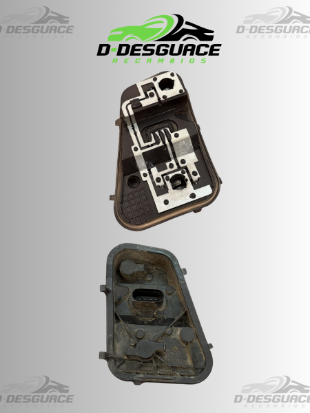 Portalámparas Piloto Trasero Izquierdo VW Touareg – 2002–2010